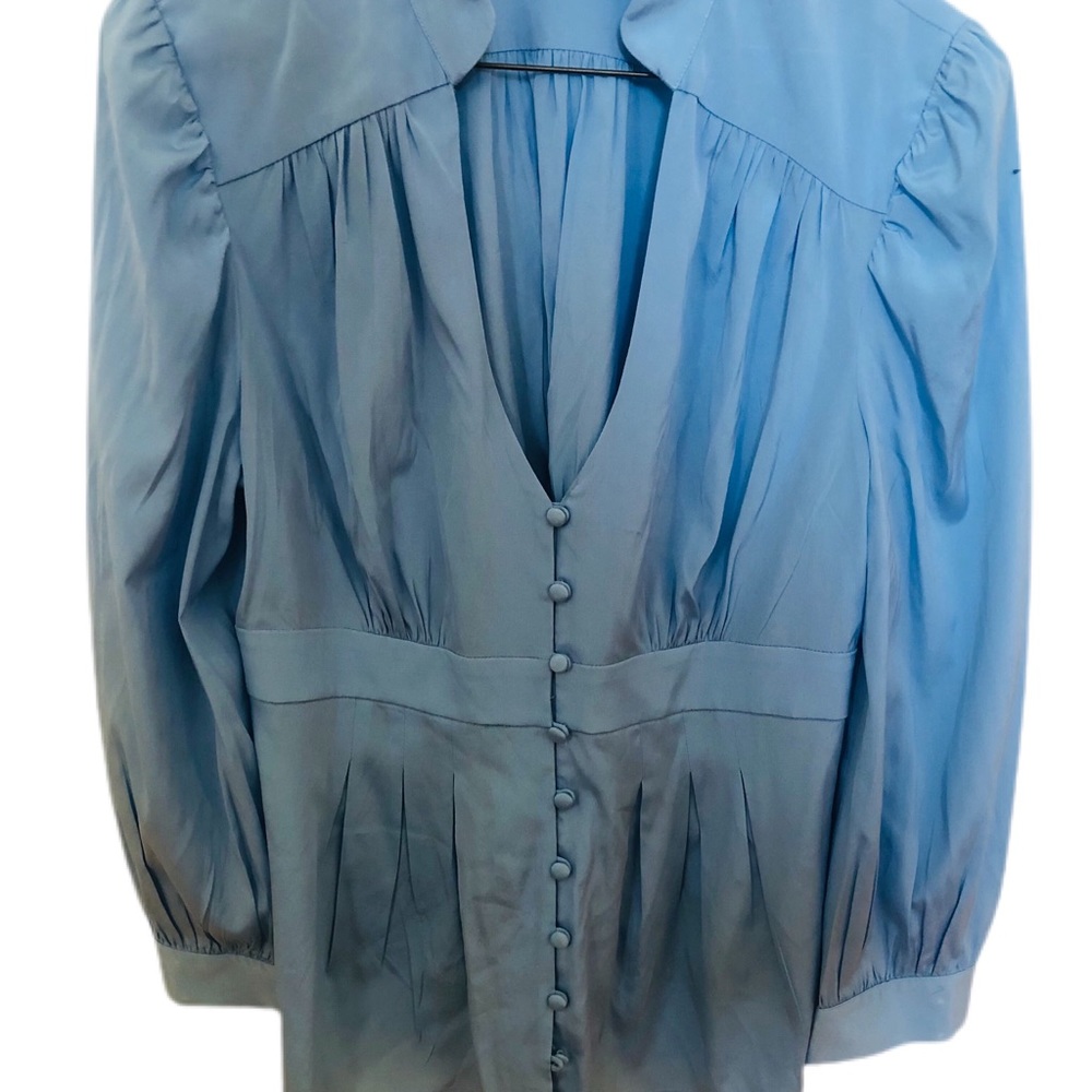Bebe beautiful v neck baby blue blouse
